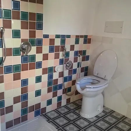 Πανσιόν Sa Domu E Crakeras