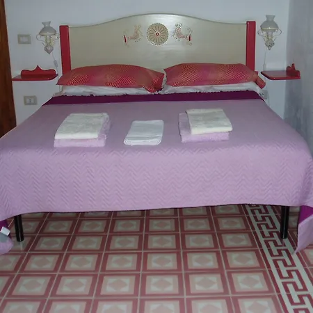 Πανσιόν Sa Domu E Crakeras