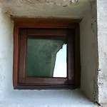 Πανσιόν Sa Domu E Crakeras