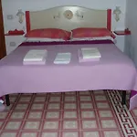 Πανσιόν Sa Domu E Crakeras