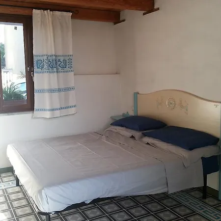 Maison d'hôtes Sa Domu E Crakeras *