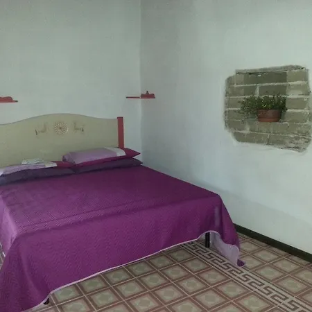 Sa Domu E Crakeras 오리스타노